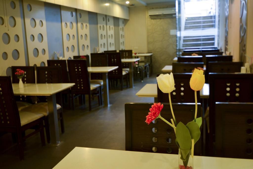Hotel Central Residency Βαρανάσι Εξωτερικό φωτογραφία