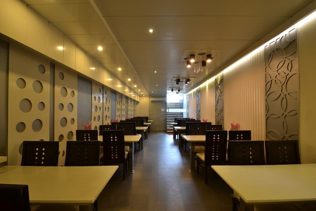 Hotel Central Residency Βαρανάσι Εξωτερικό φωτογραφία